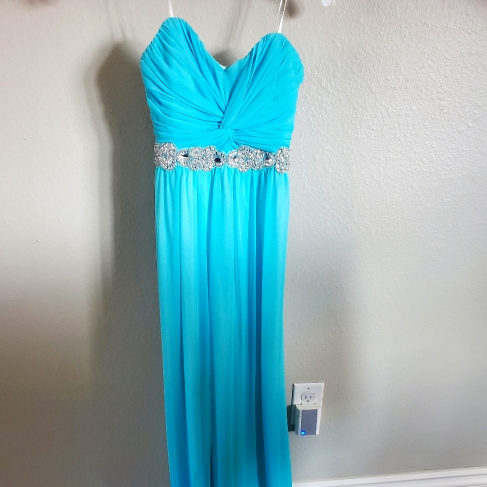 City Triangles Bridesmaid or Homecoming Dress